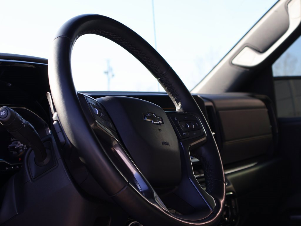 Used 2024 Chevrolet Silverado 1500 ZR2 image 24