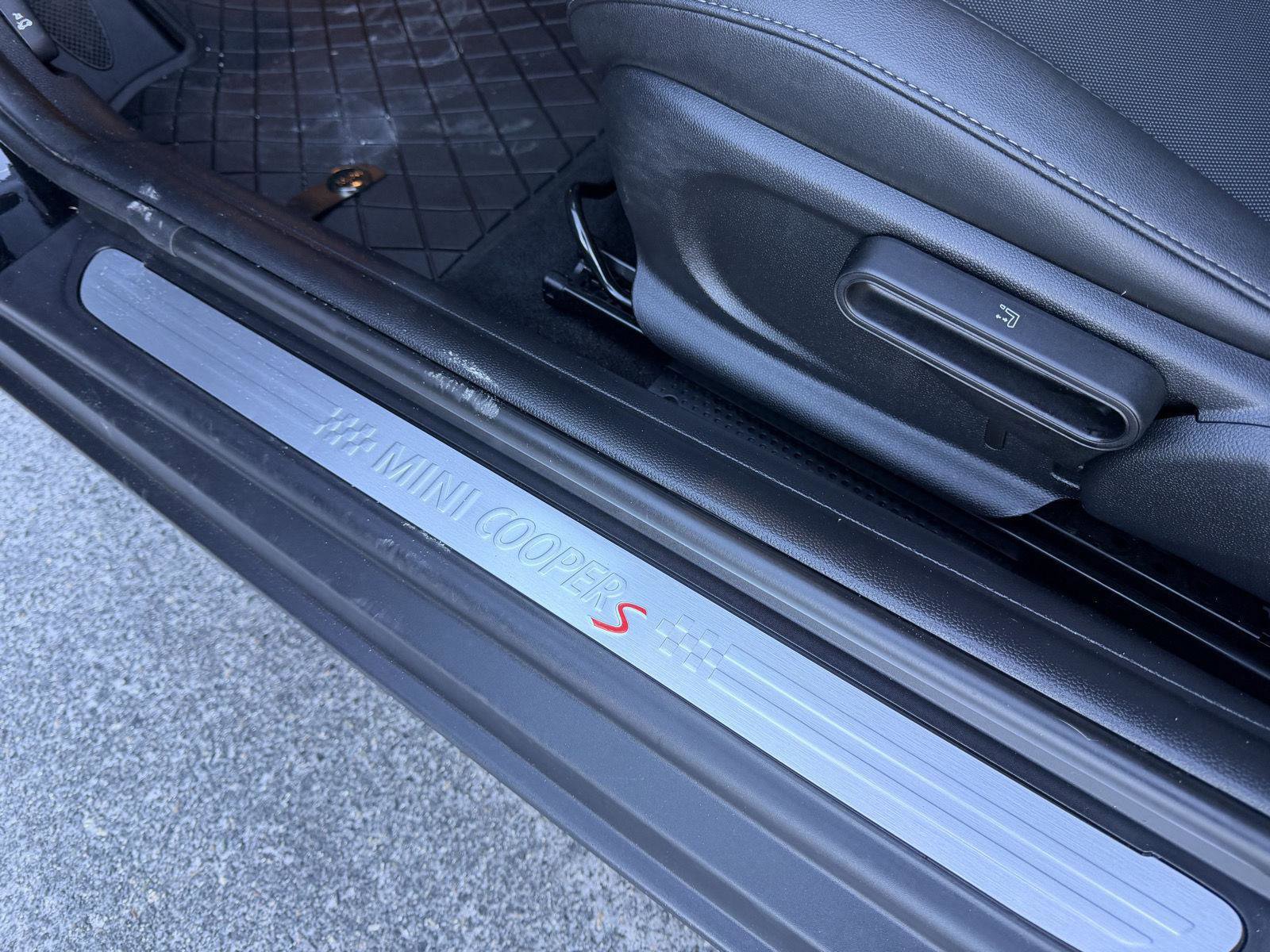 Used 2023 MINI Cooper S image 17