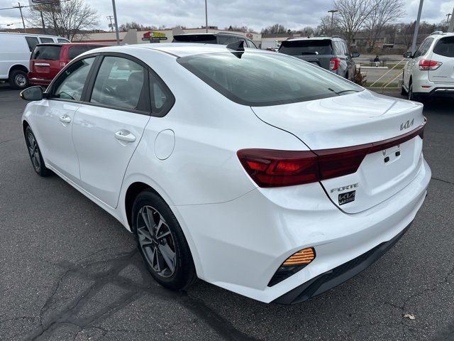 Used 2023 Kia Forte LXS w/ LXS Technology Package image 4