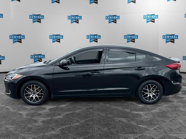 Used 2018 Hyundai Elantra SE image 2