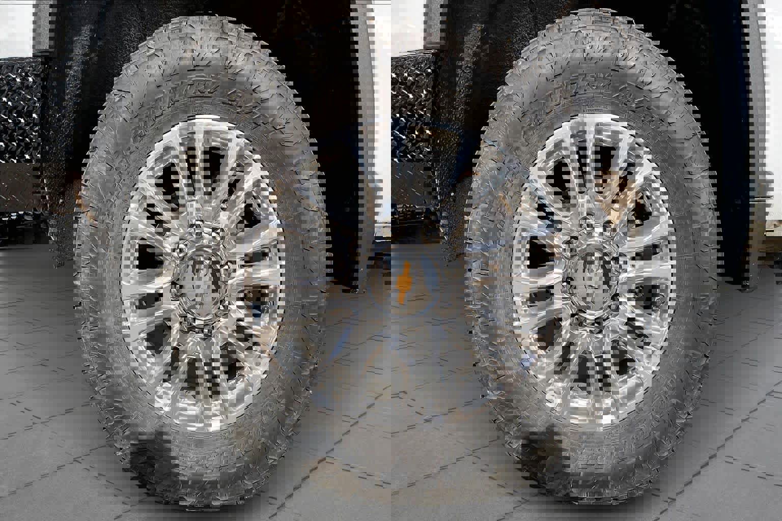 Used 2022 Chevrolet Silverado 2500 High Country w/ Technology Package image 12