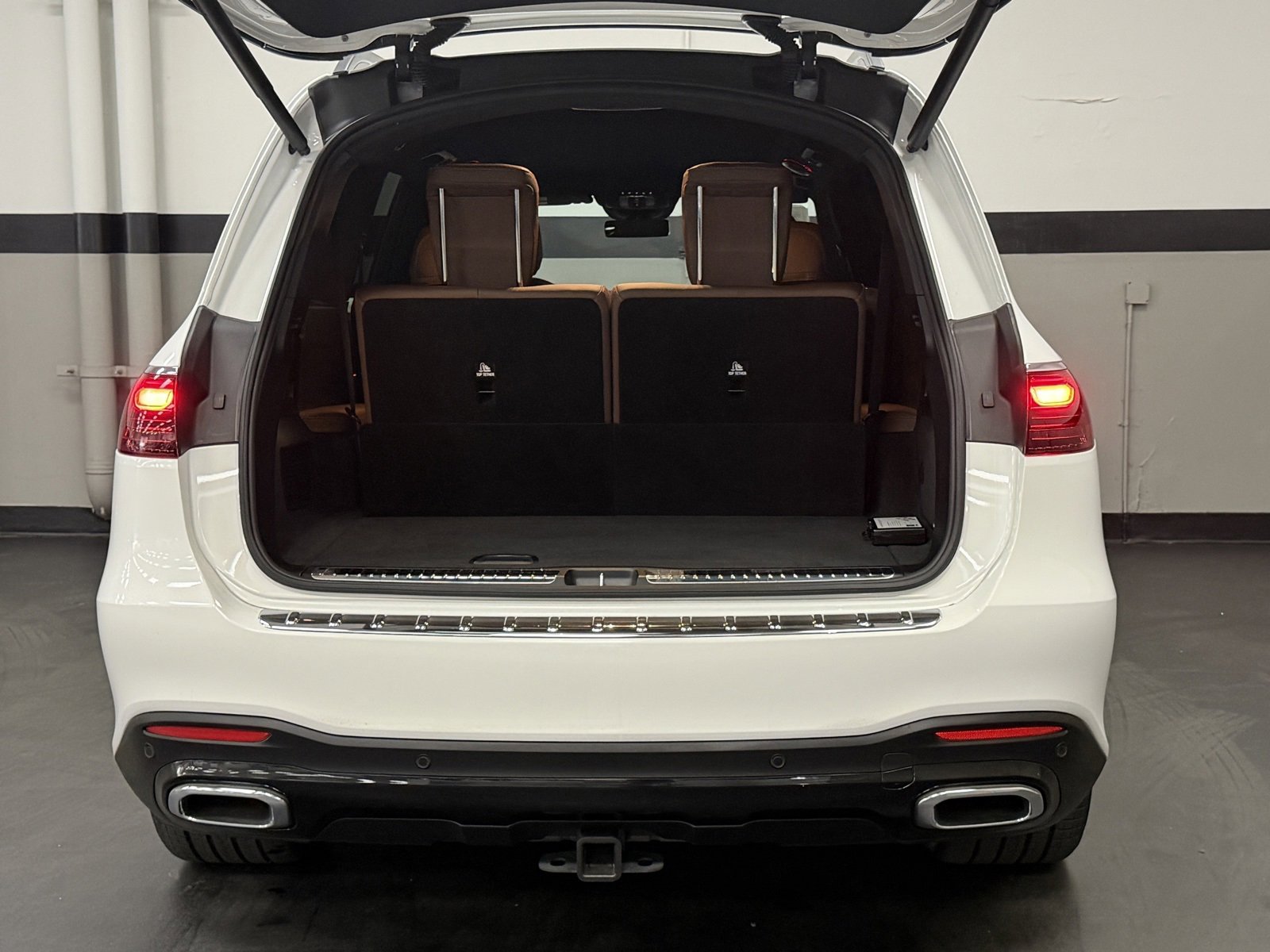 Used 2024 Mercedes-Benz GLS 450 4MATIC image 15