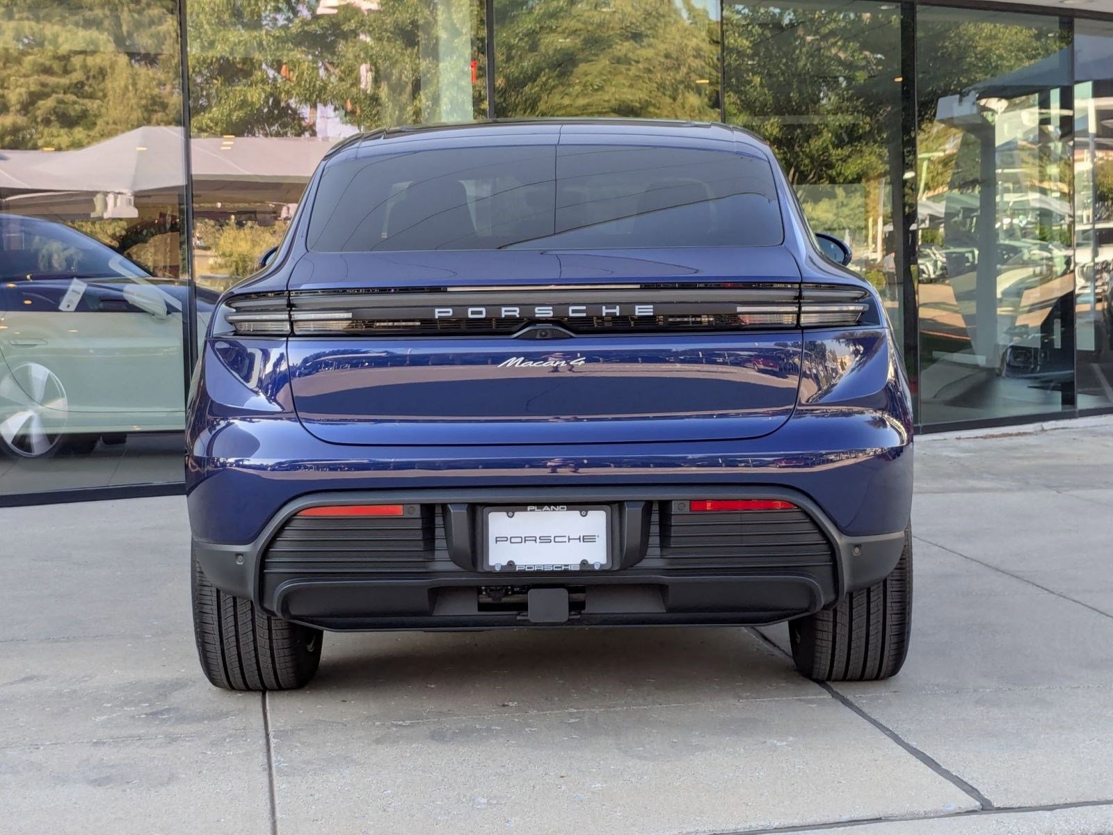 New 2025 Porsche Macan 4 Electric image 10