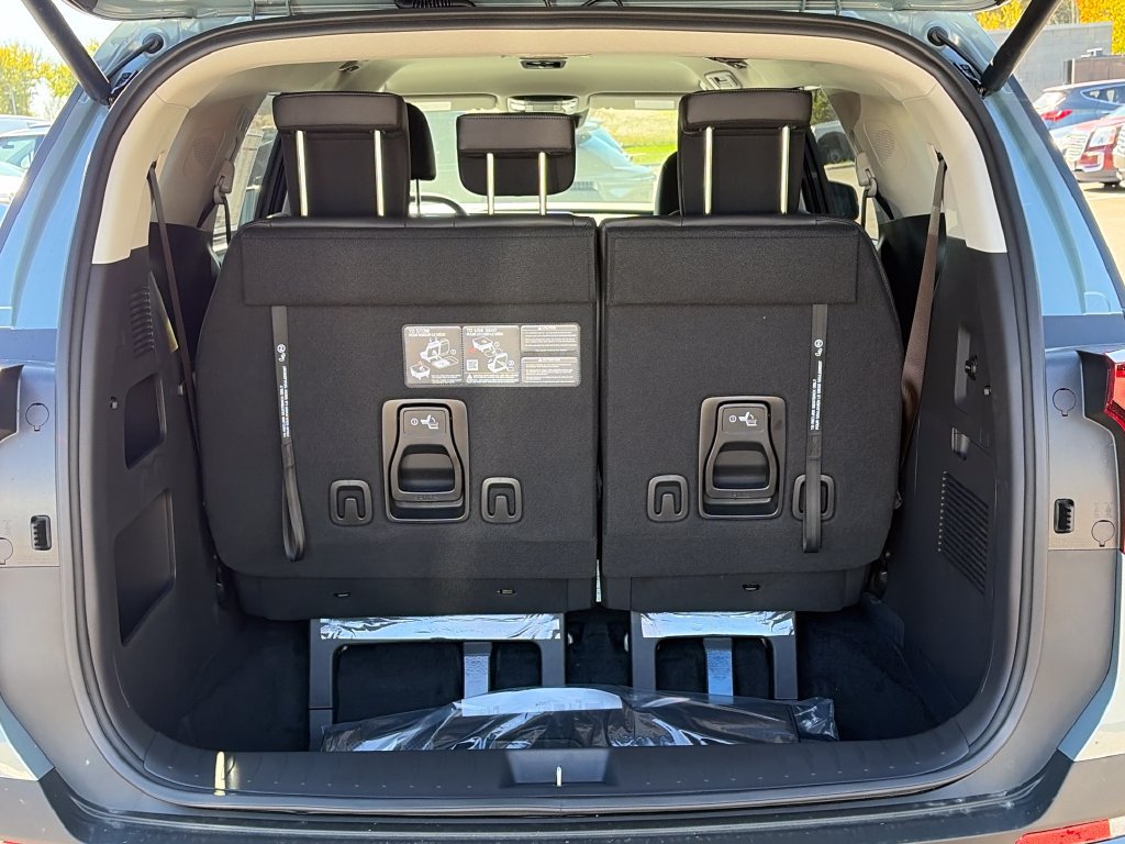 New 2027 Kia Carnival EX FWD image 7
