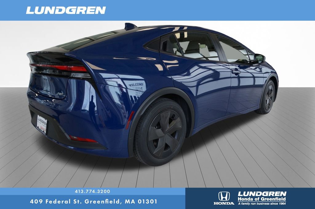 Used 2024 Toyota Prius LE image 9