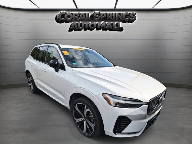 Used 2022 Volvo XC60 B6 R-Design image 1