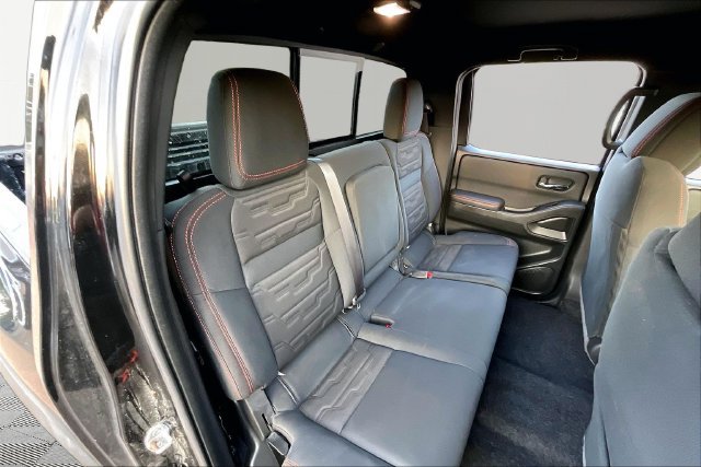 Used 2024 Nissan Frontier PRO-4X w/ Technology Package AWD/4WD image 17