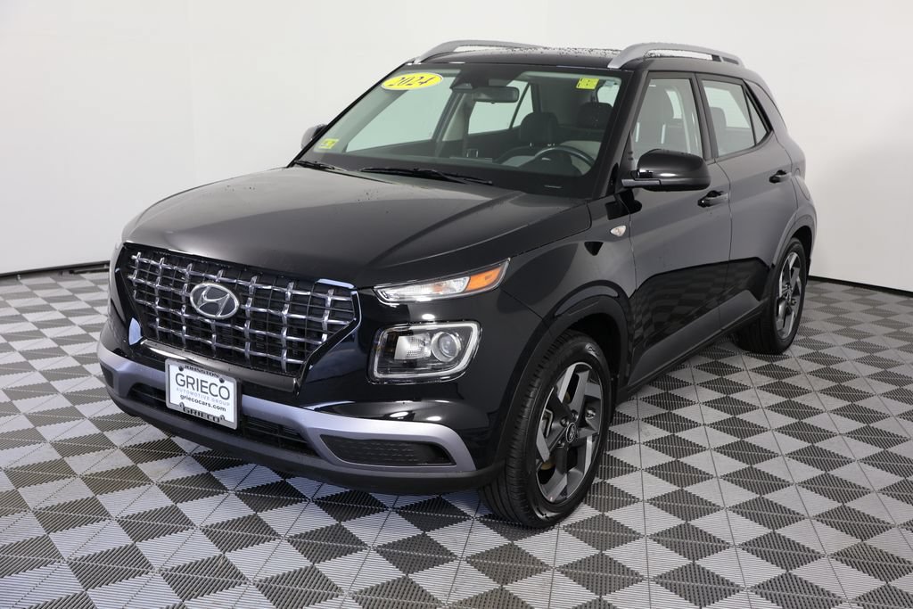 Used 2024 Hyundai Venue SEL FWD image 4