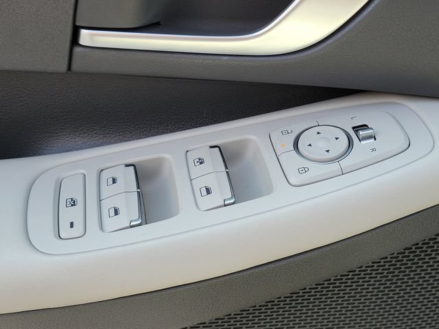 Used 2025 Hyundai Sonata SE FWD image 15