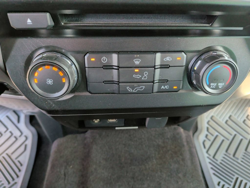 Used 2015 Ford F150 XLT AWD/4WD image 12