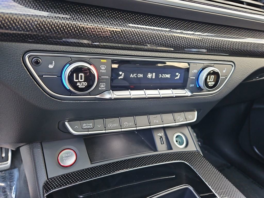 Used 2024 Audi SQ5 Premium image 23