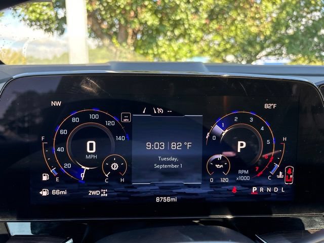 Used 2025 Chevrolet Tahoe Z71 w/ Comfort Package AWD/4WD image 12