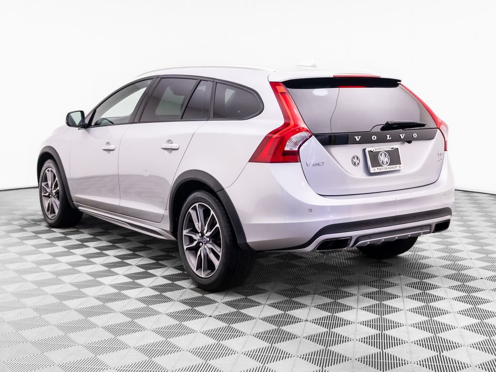 Used 2016 Volvo V60 T5 Cross Country w/ Climate Package AWD/4WD image 4
