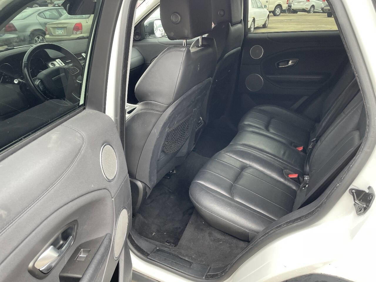 Used 2019 Land Rover Range Rover Evoque SE Premium image 16