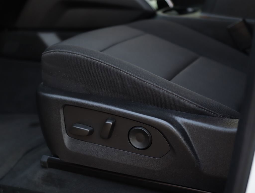 Certified 2023 Chevrolet Colorado Trail Boss w/ Technology Package image 23