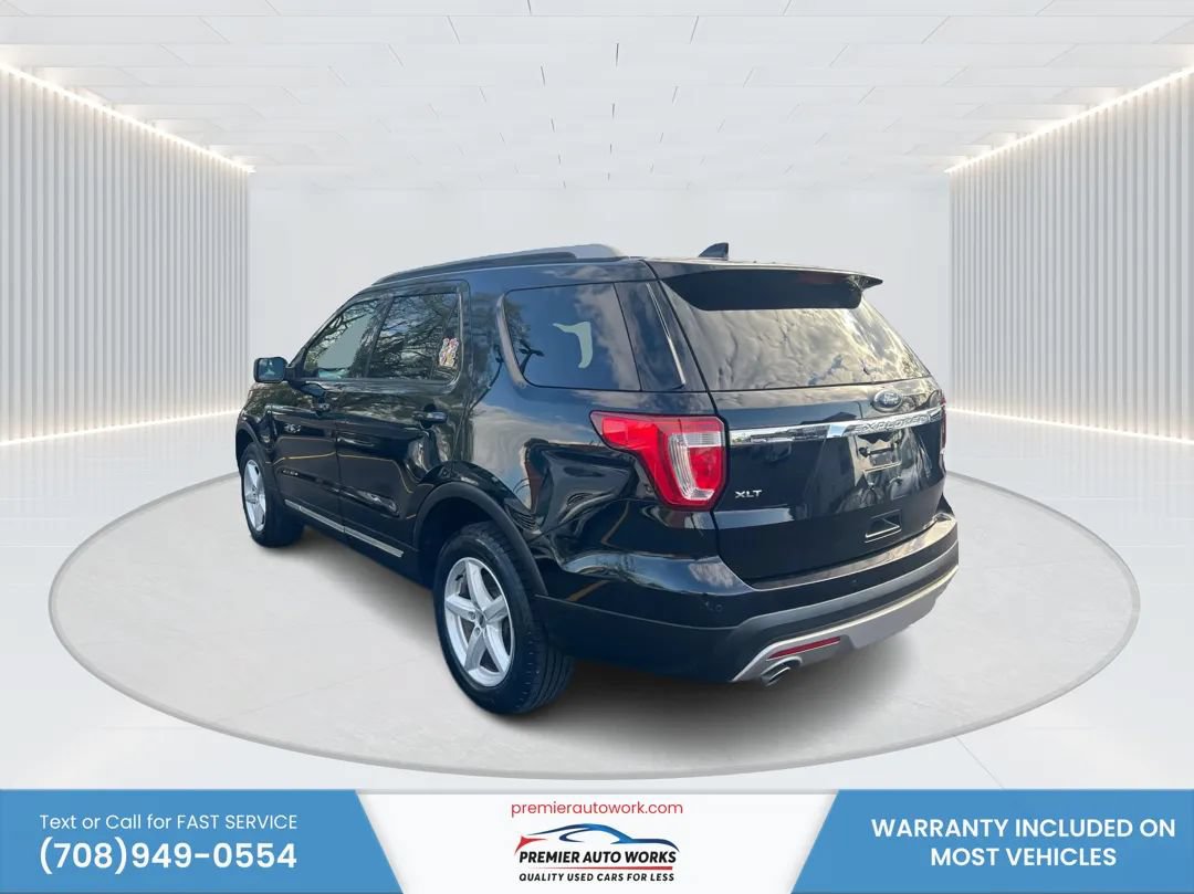 Used 2017 Ford Explorer XLT w/ Equipment Group 202A AWD/4WD image 7
