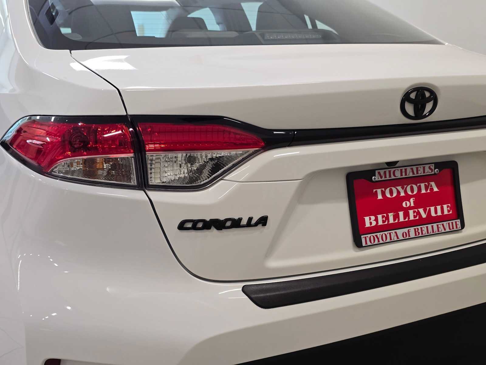 Certified 2025 Toyota Corolla LE w/ LE Premium Package FWD image 7