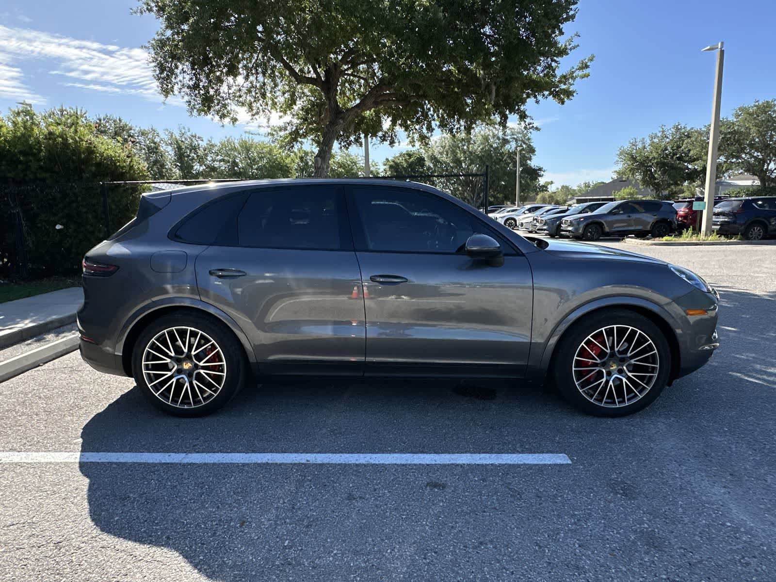 Used 2019 Porsche Cayenne E-Hybrid AWD/4WD image 9