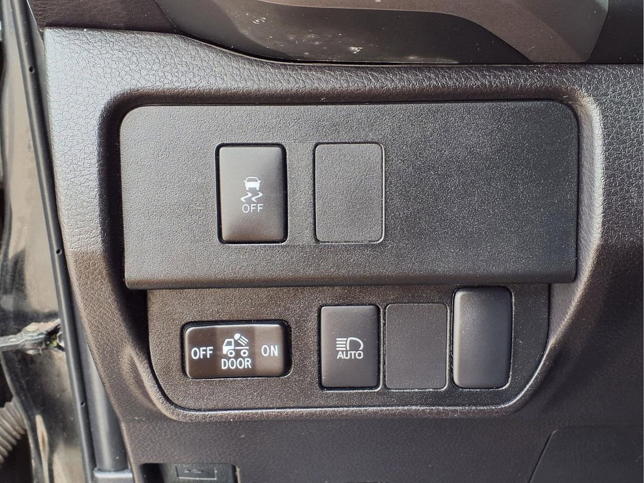 Used 2023 Toyota Tacoma SR5 w/ Technology Package image 16