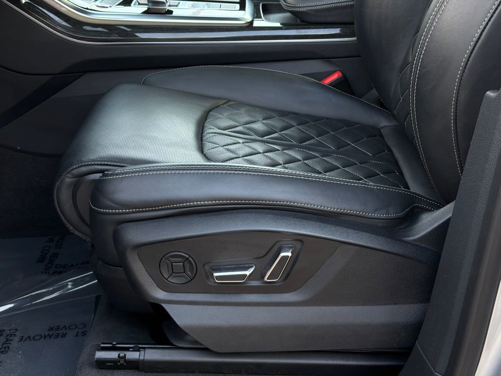 Used 2021 Audi SQ8 Premium Plus w/ SQ8 Black Optic Package image 16