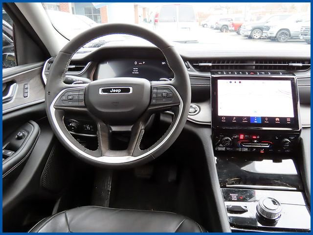 Used 2023 Jeep Grand Cherokee L Limited AWD/4WD image 12