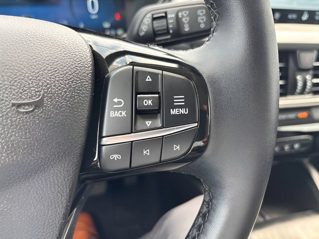 Used 2025 Ford Escape Platinum AWD/4WD image 18