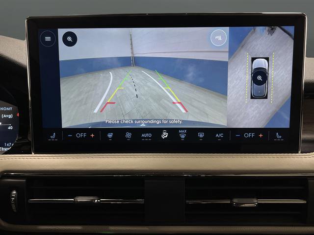 Used 2025 Lincoln Corsair Reserve w/ Towing Package image 10