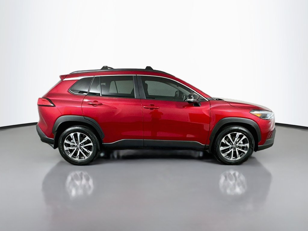 Certified 2025 Toyota Corolla Cross XLE w/ Convenience Package FWD image 4