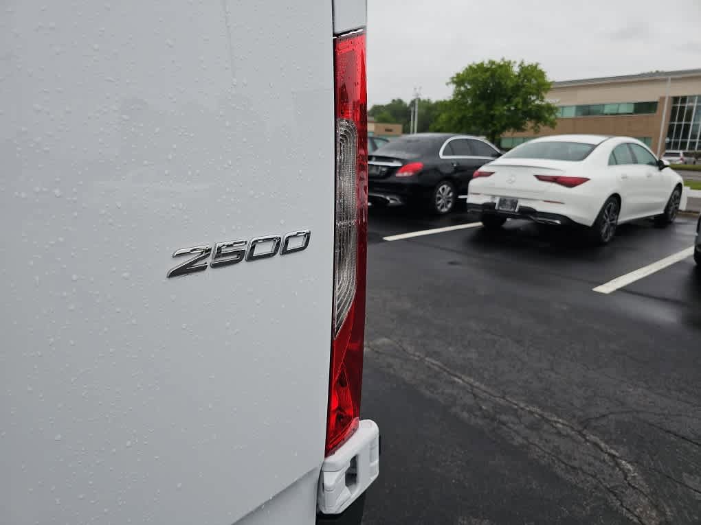 Used 2025 Mercedes-Benz Sprinter 2500 image 22