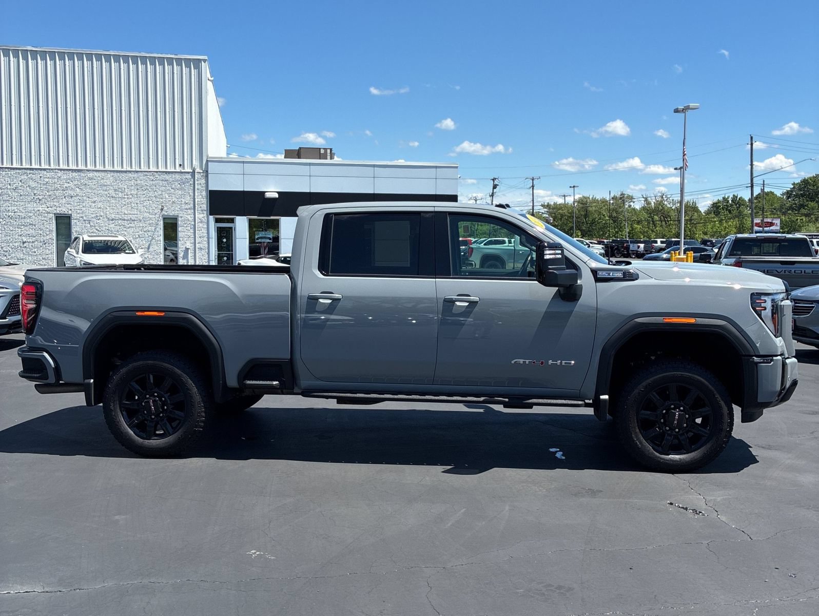 Used 2024 GMC Sierra 3500 AT4 w/ AT4 Premium Plus Package AWD/4WD image 4