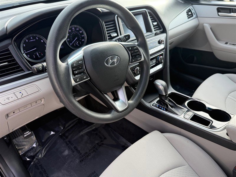 Used 2018 Hyundai Sonata SE FWD image 13