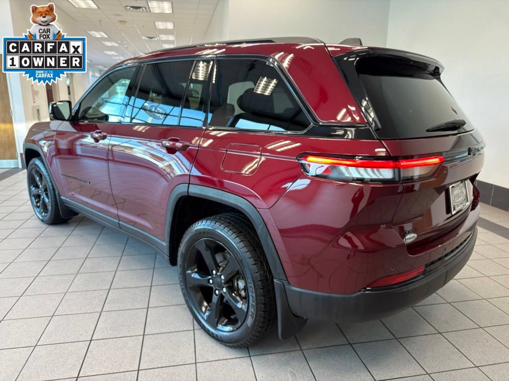Used 2023 Jeep Grand Cherokee Altitude AWD/4WD image 12
