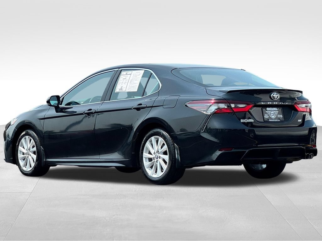 Used 2024 Toyota Camry SE FWD image 5