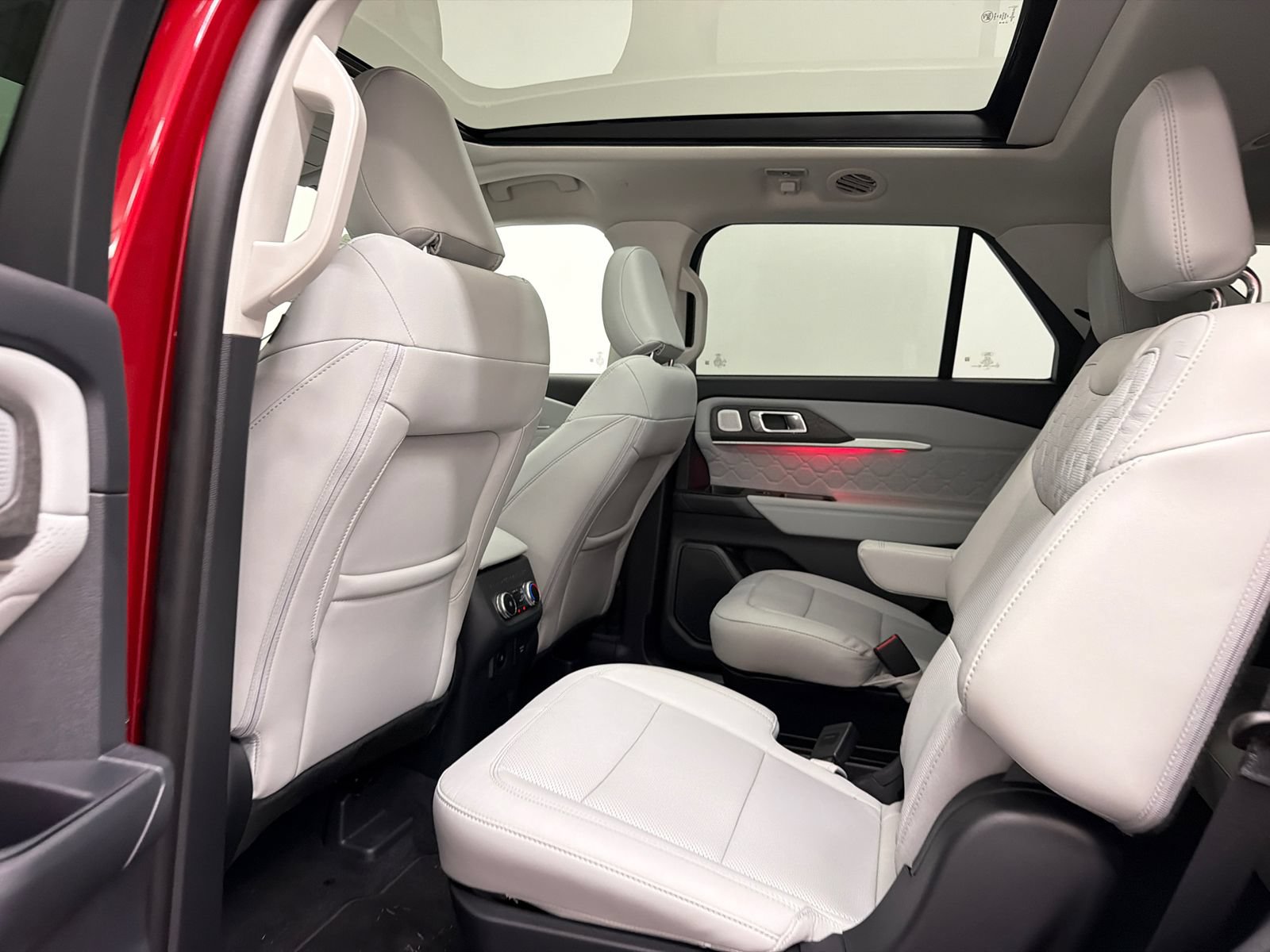 New 2026 Ford Explorer Platinum w/ LUX Leather Package AWD/4WD image 21
