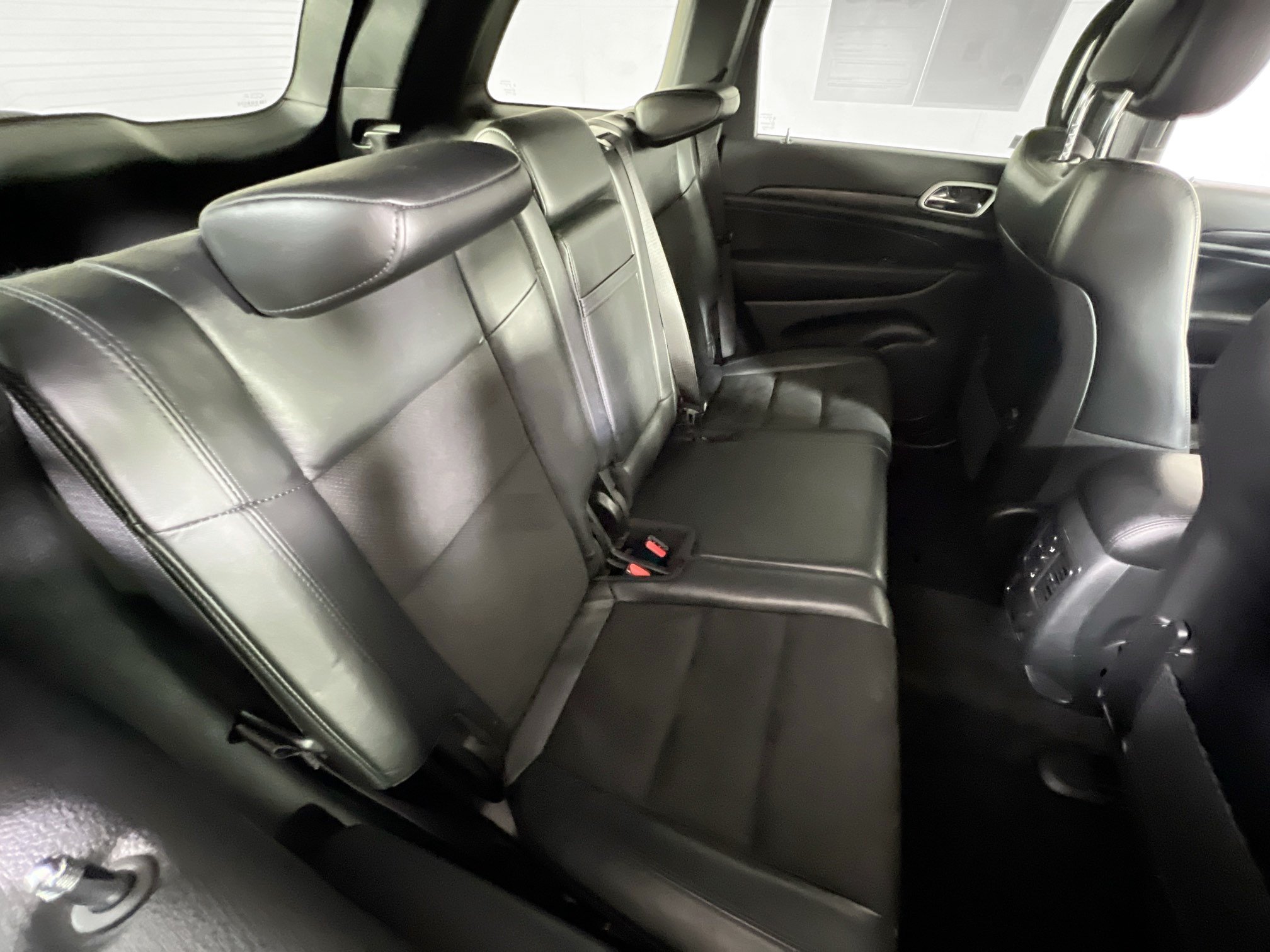 Used 2022 Jeep Grand Cherokee Laredo X AWD/4WD image 23