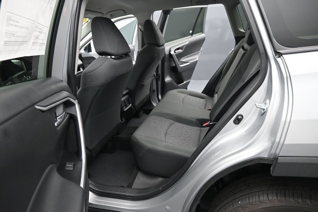 Used 2024 Toyota RAV4 XLE AWD/4WD image 16