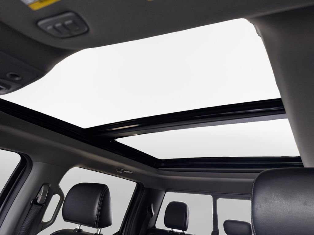 Used 2021 Ford F350 Lariat w/ Tremor Off-Road Package image 23