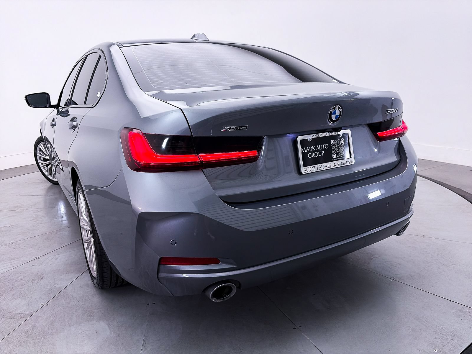 Used 2023 BMW 330i xDrive Sedan w/ Driving Assistance Package AWD/4WD image 5