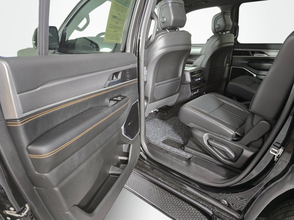 New 2026 Jeep Grand Wagoneer 4WD image 40