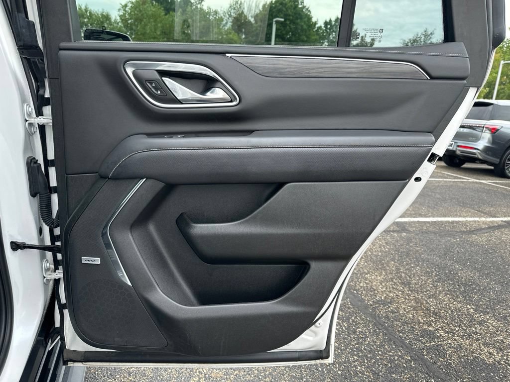 Used 2023 GMC Yukon SLT w/ SLT Premium Package AWD/4WD image 29
