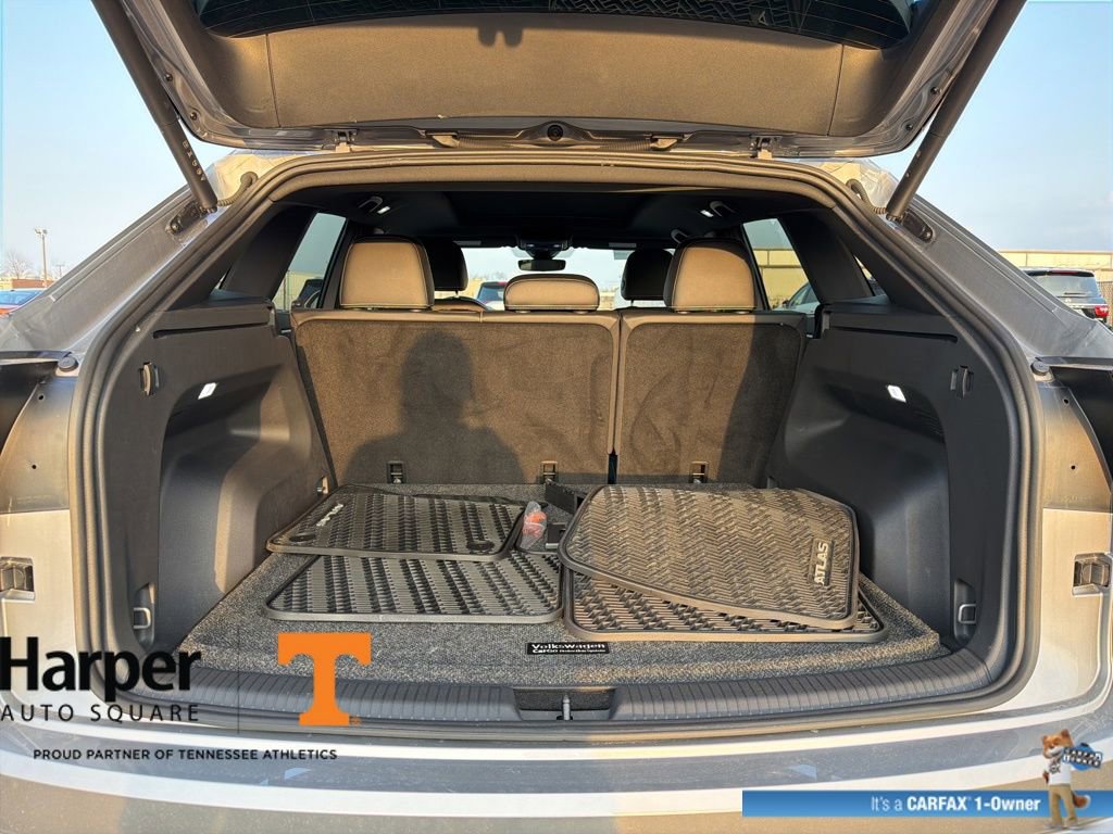 Used 2025 Volkswagen Atlas Cross Sport SE w/ Panoramic Sunroof Package image 20