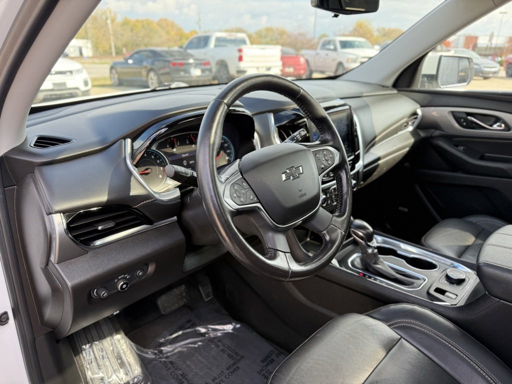 Used 2021 Chevrolet Traverse RS image 16