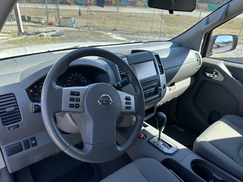 Used 2020 Nissan Frontier S image 9