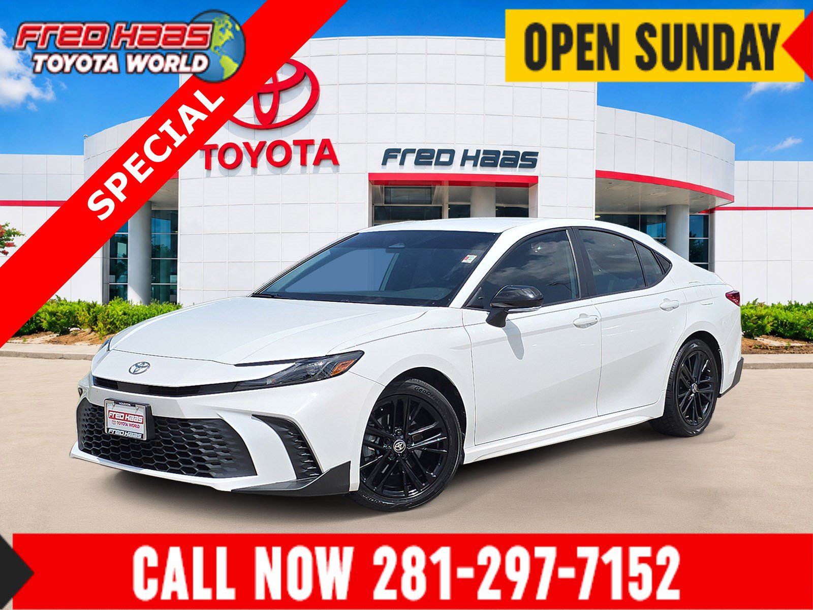 Used 2025 Toyota Camry SE w/ Convenience Package FWD image 1