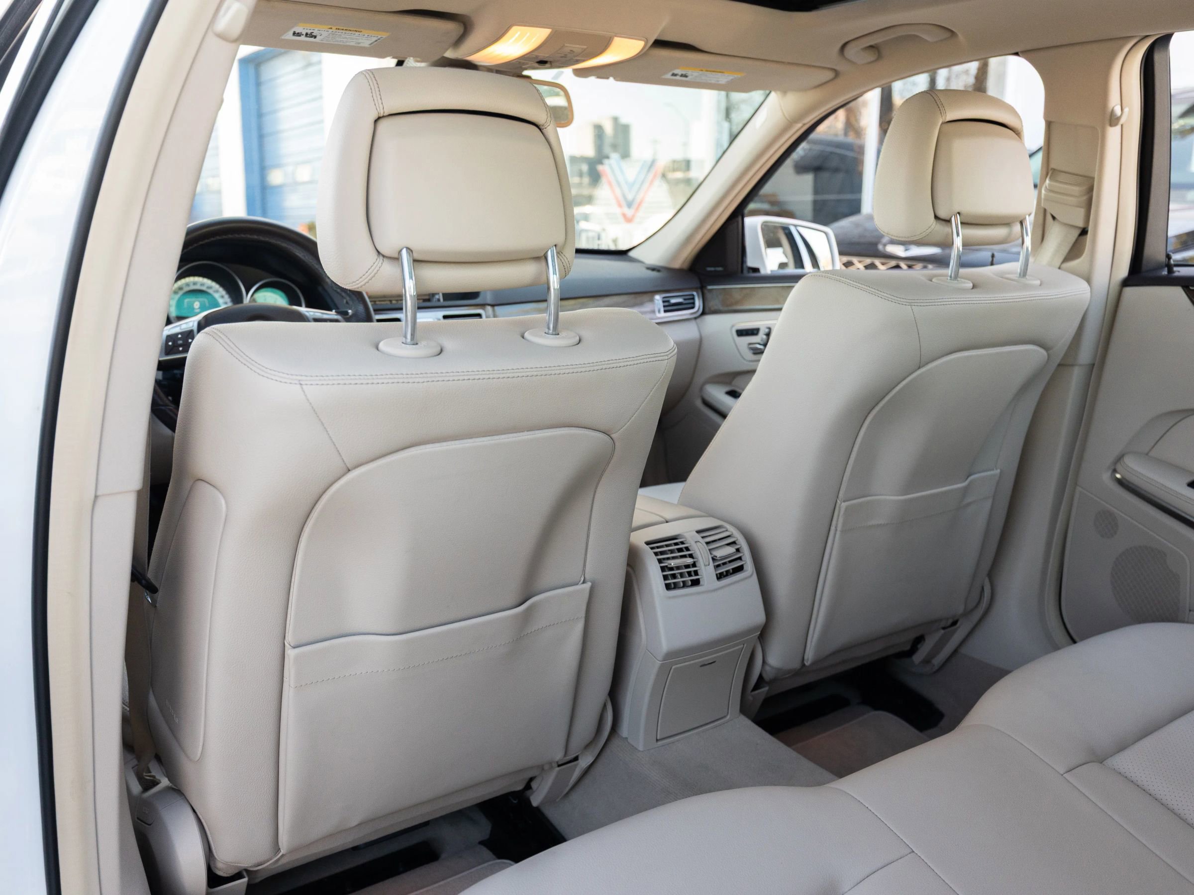 Used 2014 Mercedes-Benz E 350 4MATIC Sedan image 29