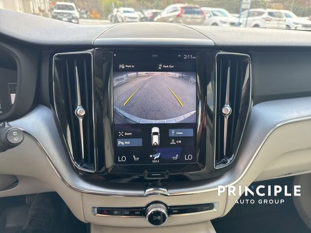 Used 2018 Volvo XC60 T6 Momentum w/ Convenience Package image 13