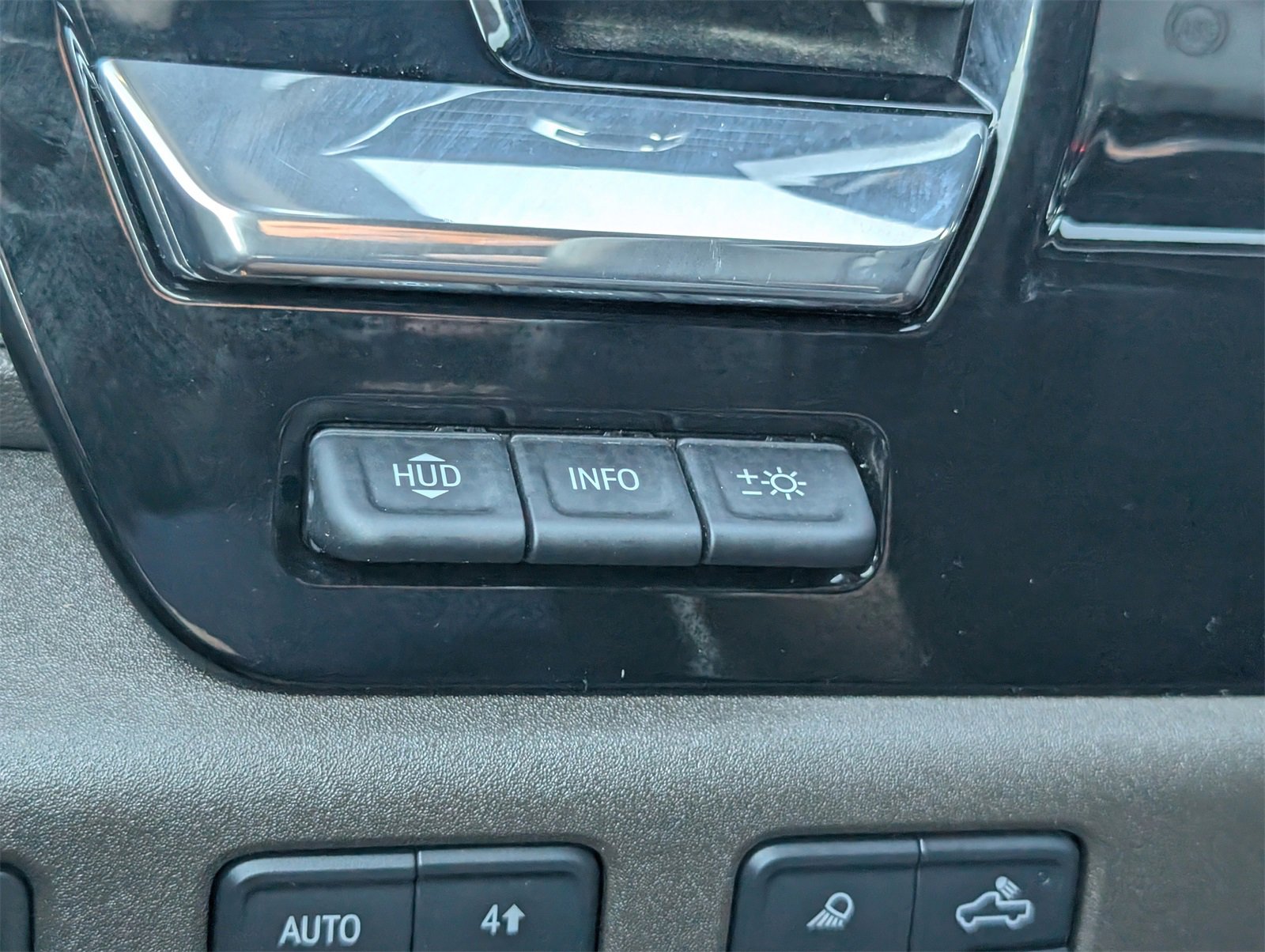 Used 2023 Chevrolet Silverado 1500 LTZ w/ LTZ Premium Package image 30