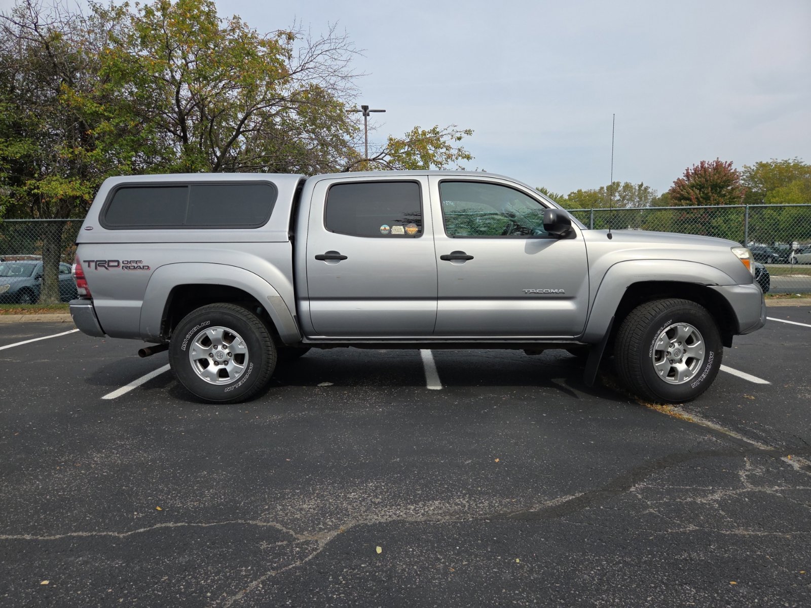 Used 2014 Toyota Tacoma 4x4 Double Cab w/ TRD Off-Road Package image 2