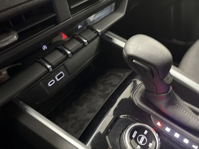 Used 2023 Chevrolet Colorado Trail Boss w/ Technology Package image 63