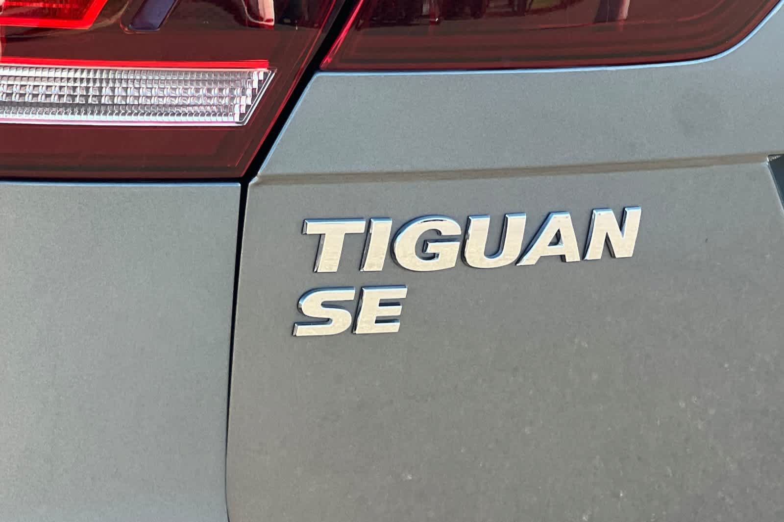 Used 2021 Volkswagen Tiguan SE R-Line FWD image 33